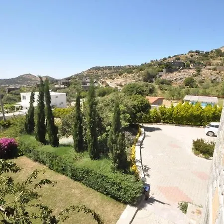 Mugla Sleeps 10 With Pool Air Con And Wifi