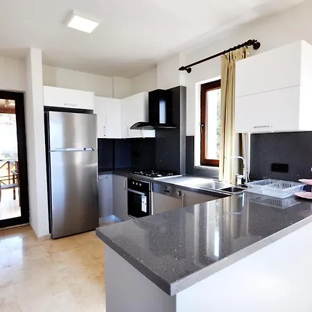 Mugla Sleeps 10 With Pool Air Con And Wifi Giris