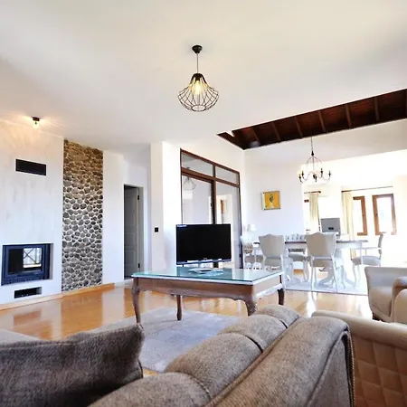 Mugla Sleeps 10 With Pool Air Con And Wifi Villa
